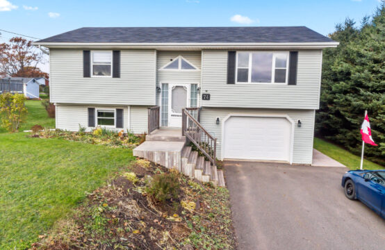 74 MacKinley Cres